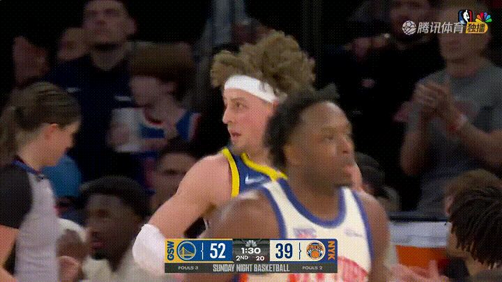 勇士主帅科尔真是怒不可遏！在今天勇士客场挑战尼克斯的比赛中，当时比赛进行到了第二