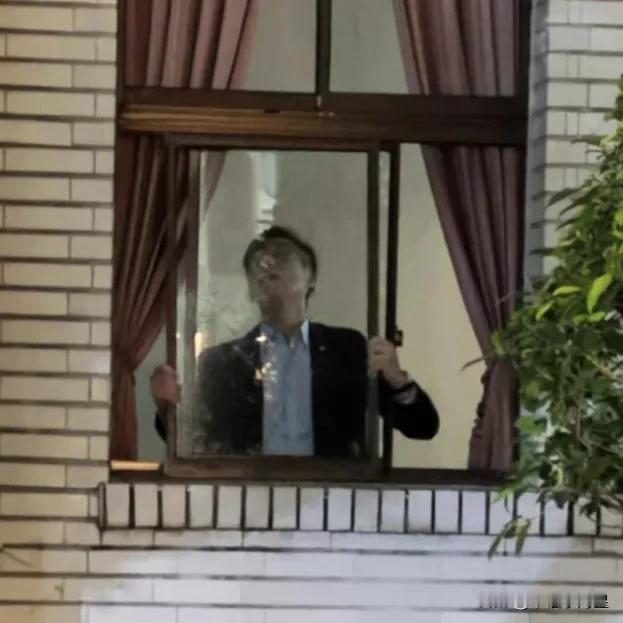 冬至前夜，台岛今晚罗生门，“民众党”正告赖清德必须郑重反省道歉。所谓“立法院”门