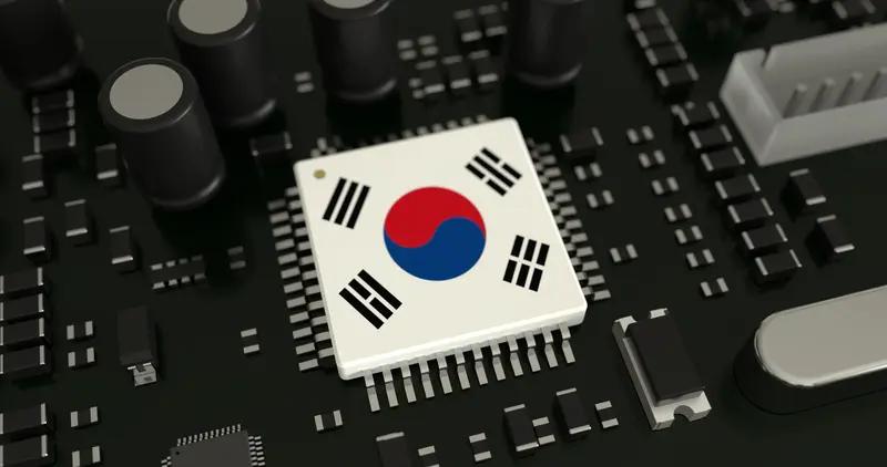 韩国半导体利润暴增看似风光，实则暗藏挑战。
外部竞争压力首当其冲。中国半导体产业