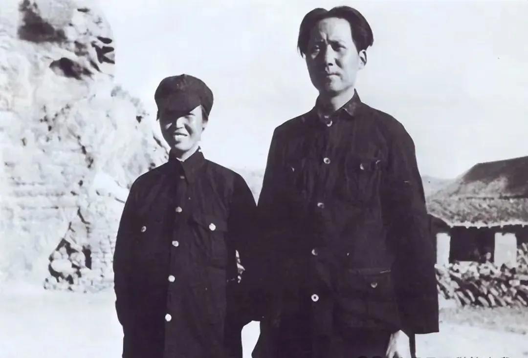 1984年4月，贺子珍因病在上海去世。几天后，中央大部分领导人给贺子珍送上了花圈