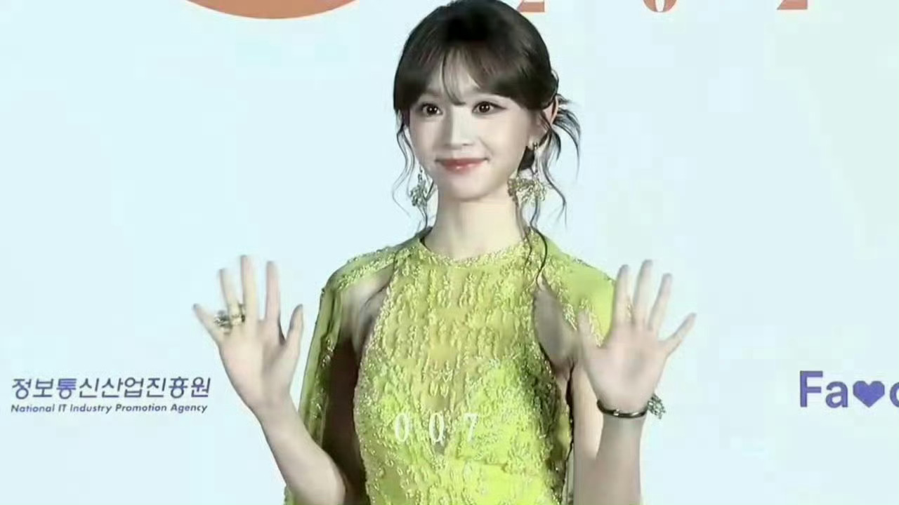 好帅啊好美啊内娱颜霸闪耀小韩了！！宋威龙出场帅我一跟头 宋威龙田曦薇亚洲内容大赏