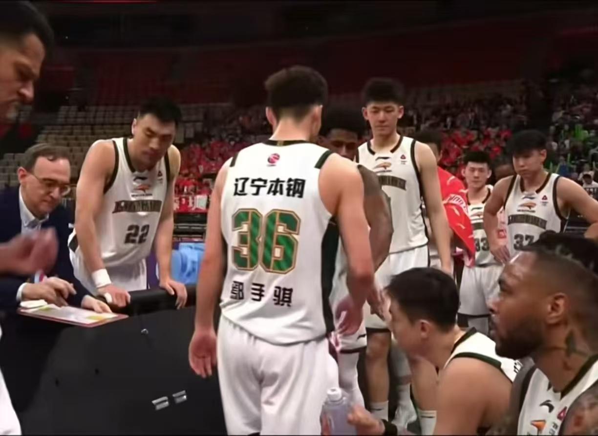 辽宁能逆转深圳，是乌戈洛佩斯主帅执教彻底盘活全队
从第一阶段勉强守住第12的辽宁