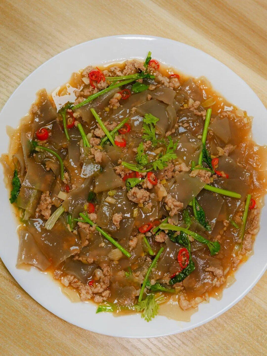 粉皮肉末不愧是湘菜店招牌，真的好吃到离谱