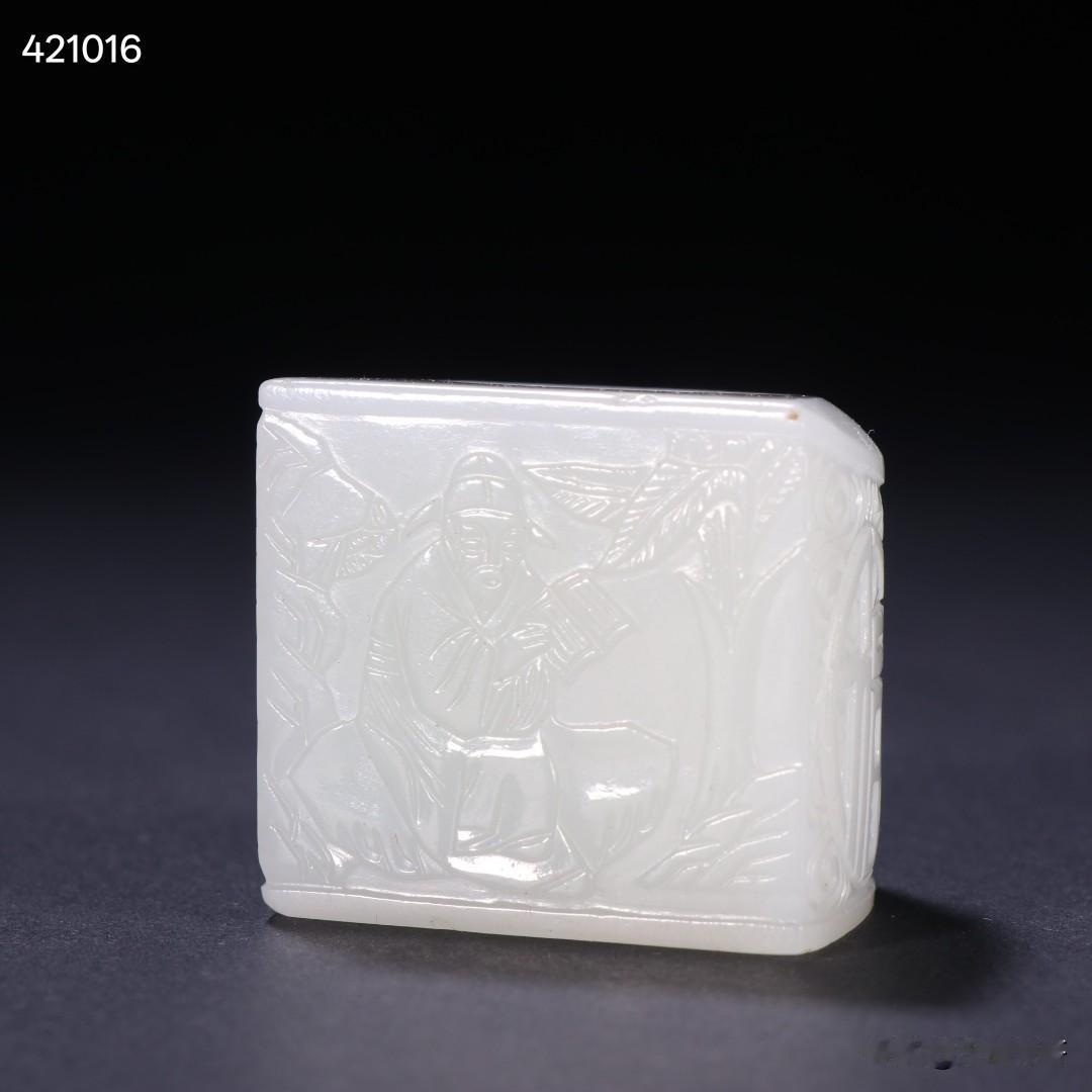 清代 和田玉雕人物福禄寿扳指。
规格-高3.35cm 内径2.1cm