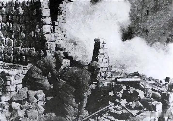 台儿庄大战我军即将全军覆没，李宗仁许孙连仲一个条件，获得奇效
 
1938年4月