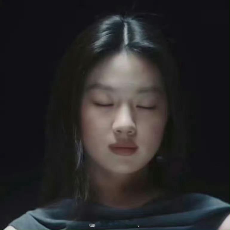 单依纯再再再再被指跟王菲撞了相似造型单依纯王菲 造型