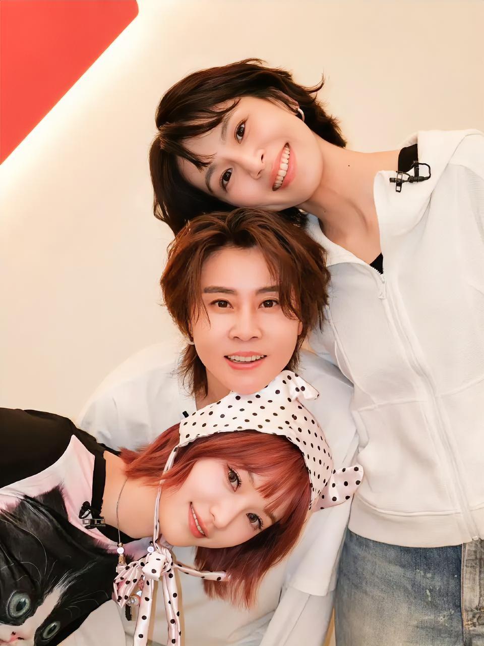 用一句话形容浪姐7三公分组那就是：强的更强，弱的更弱。
1、史上最强组合：安崎、