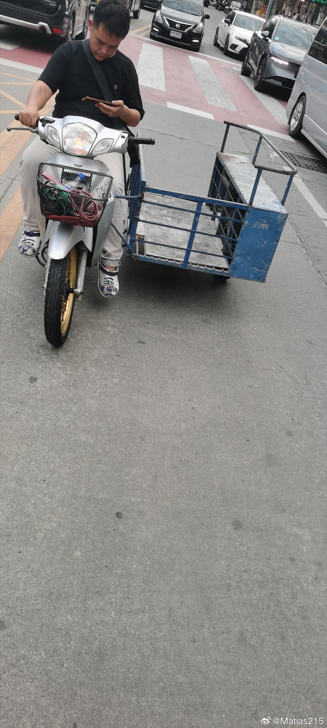 芭提雅电动三轮车