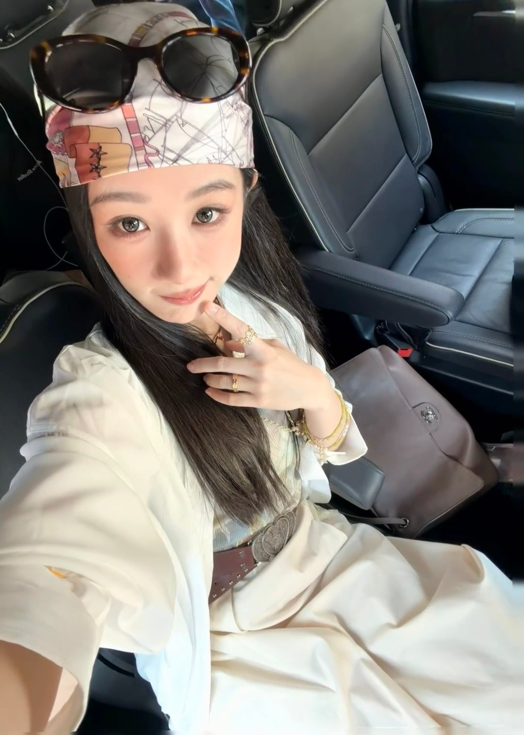 杨紫这张太美萌了！葡萄大眼！ 