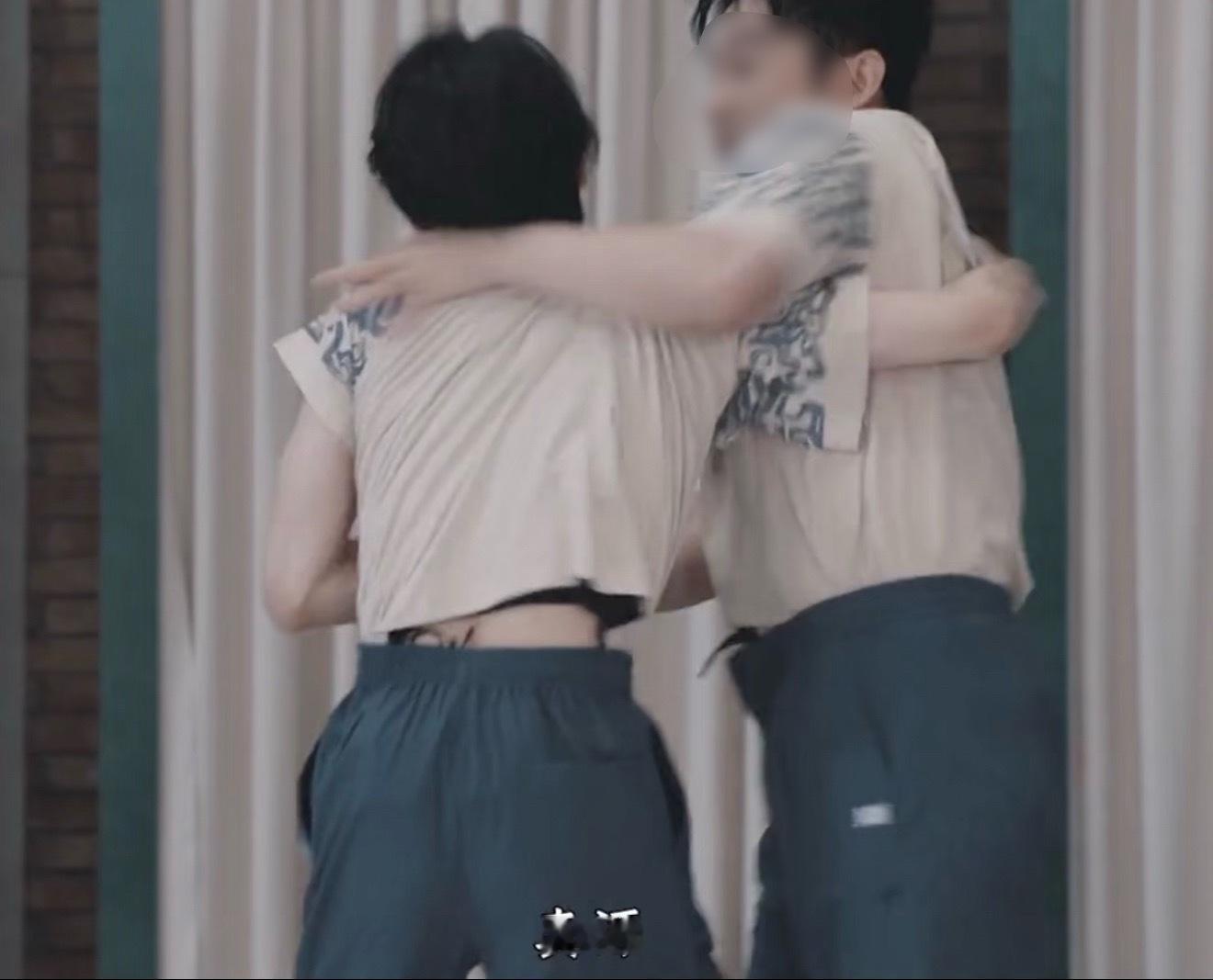 腰怎么这么细啊 