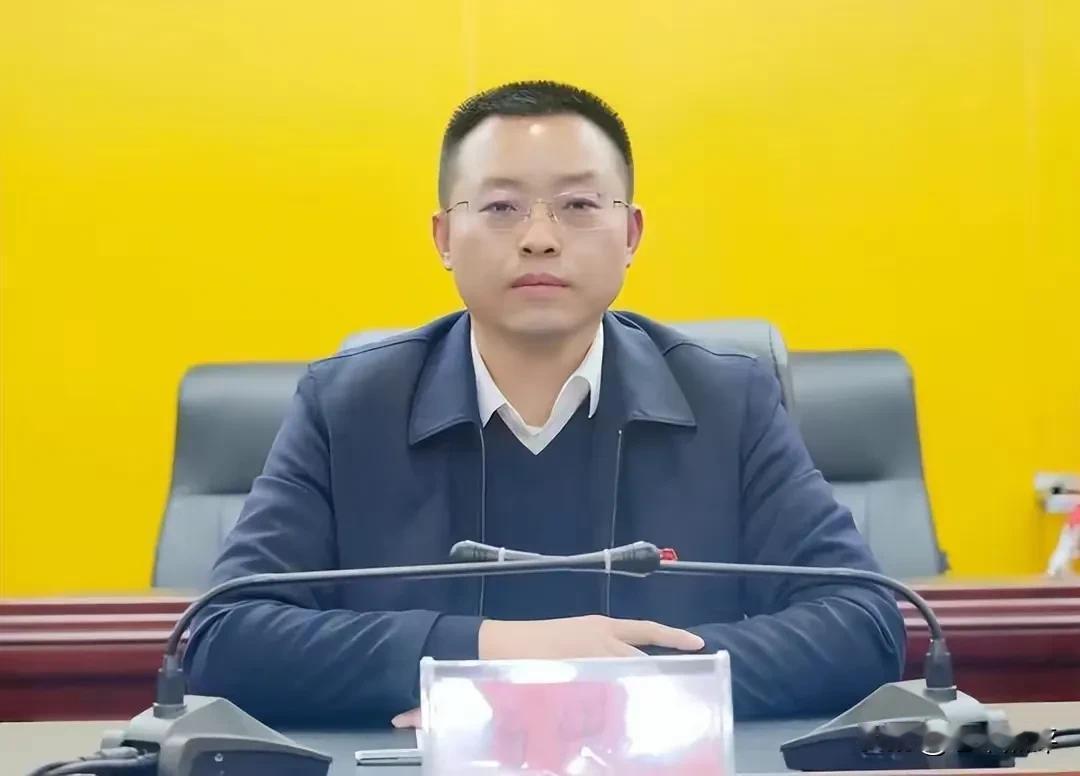 反腐不停歇，清明节前镇远县长任上被查！

刚刚，权威媒体发布消息，镇远县委副书记