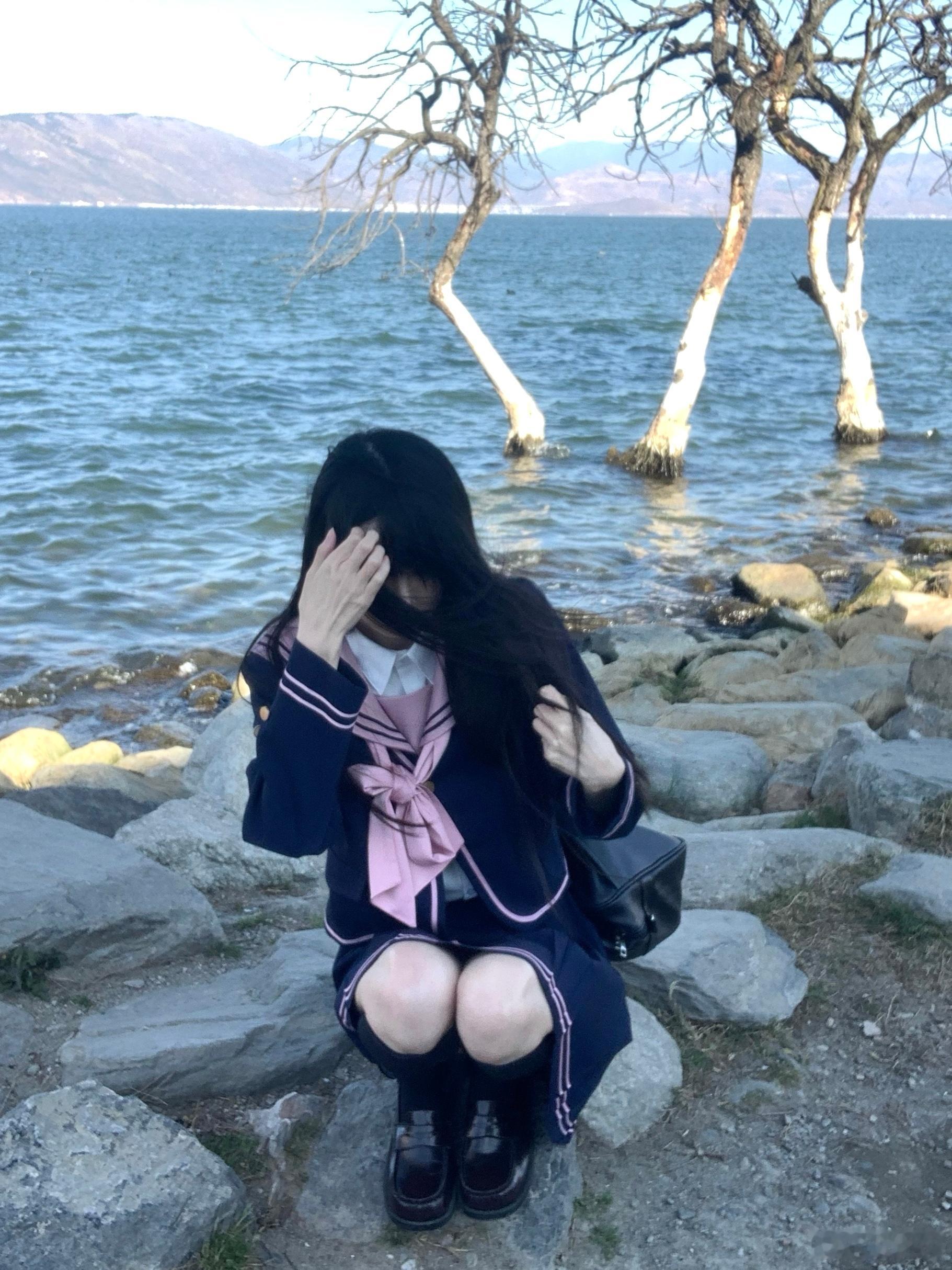 在阳光下往返于春天 ​​​