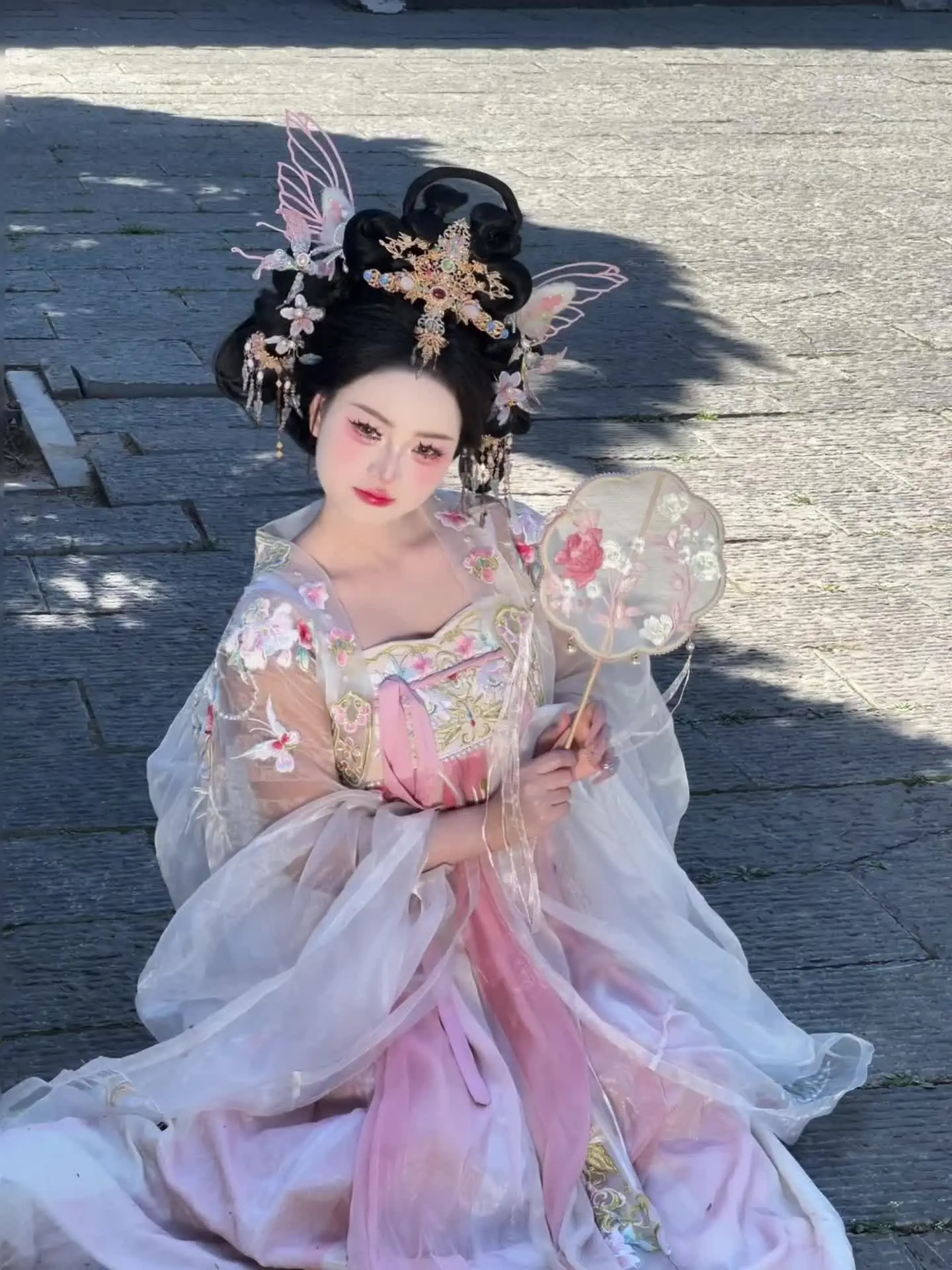 谁家大小姐跑出来啦