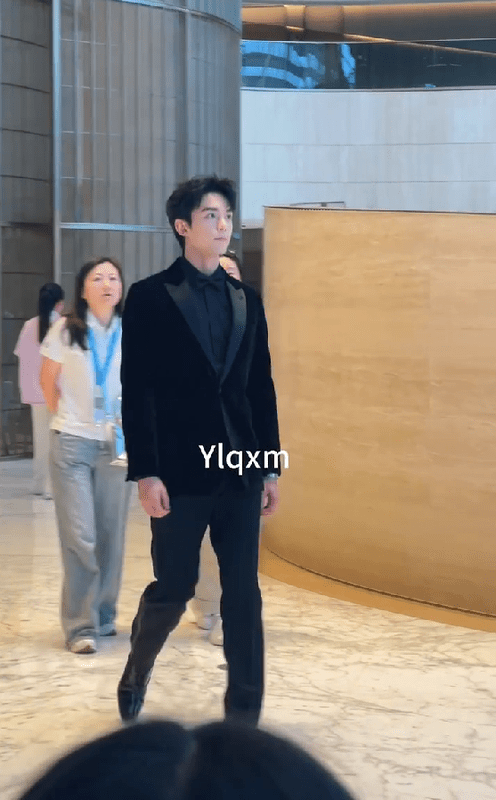 吴磊白玉兰上班路透 松弛感拉满白玉兰预测 ​​​