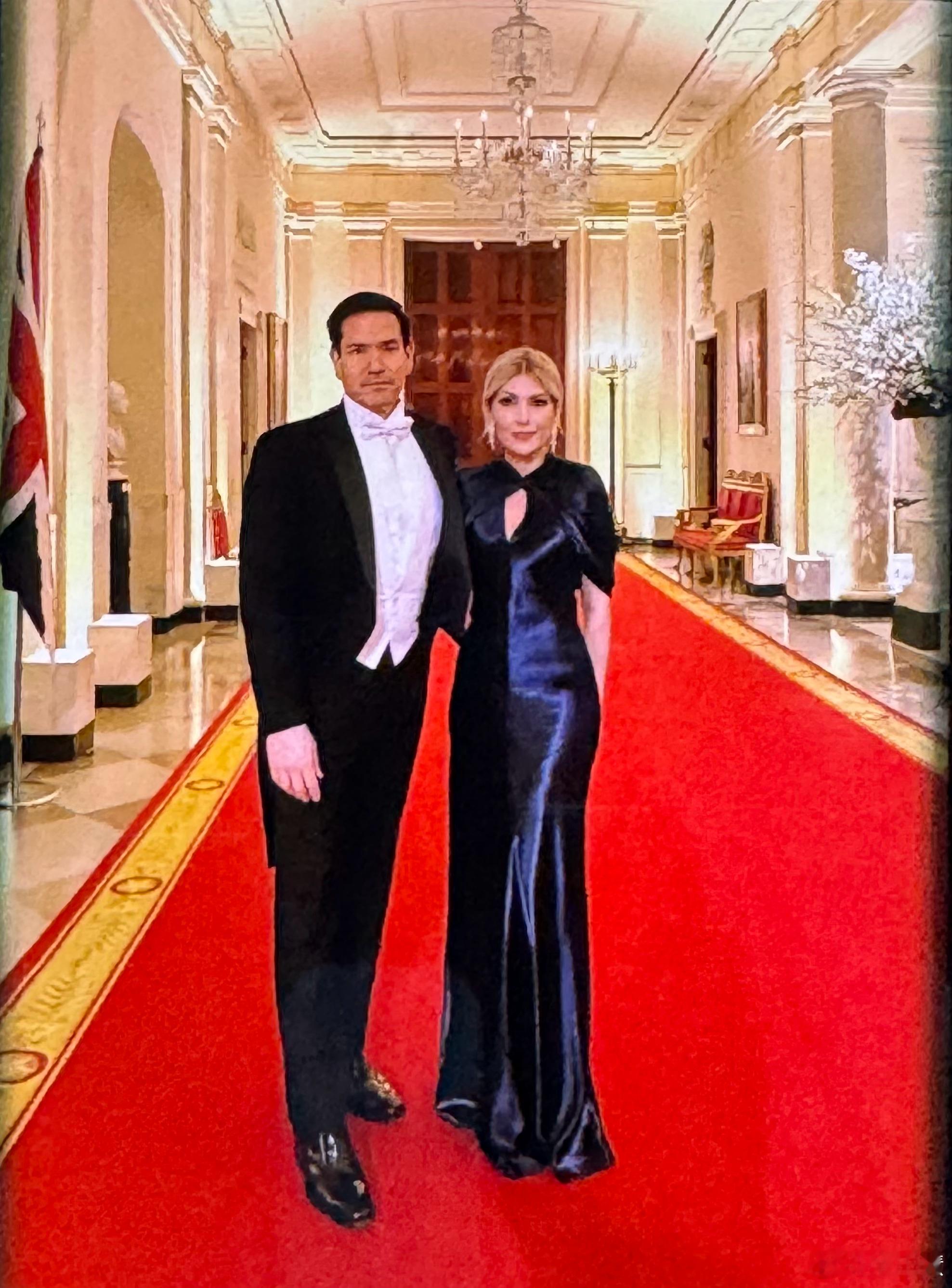 卢比奥53岁太太生4个娃还这状态，真养眼。不过听说他最近对咱们态度变友好了，果然