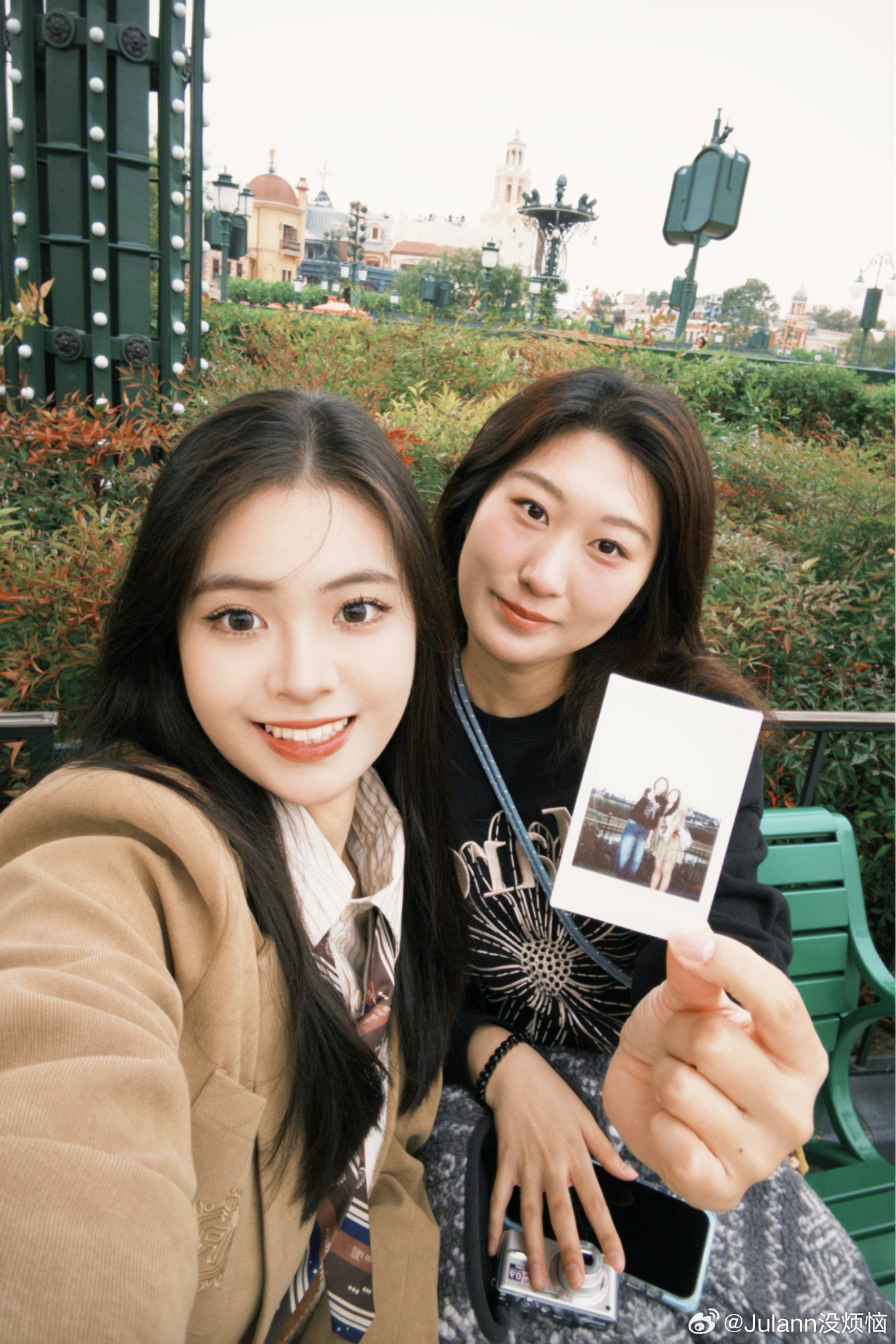 其实这条微博想发很久但是一直在琢磨怎么写。同频的人像是生命中的礼物，我很幸运可以