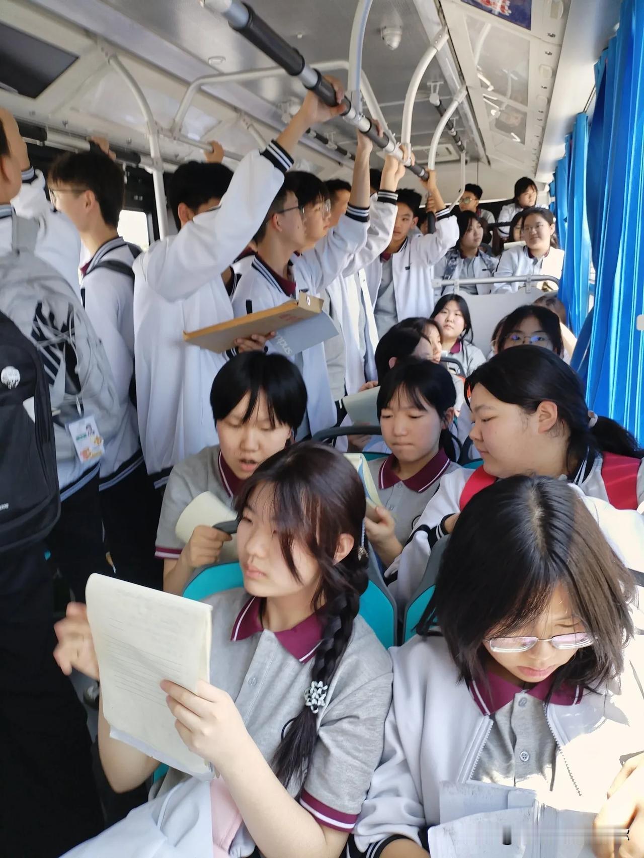 一线高三教师备战高考30天手记（4）

高三冲刺日记 

今天距离2025年高考