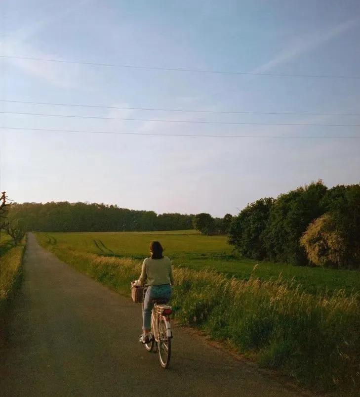 后来，我只想自己过得快乐一些

二十几岁的时候，

本该是生命中特别美好的一段时