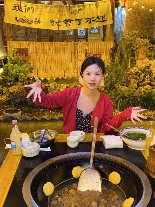 食为天柴火鸡 | 丽江束河古镇里的烟火气天