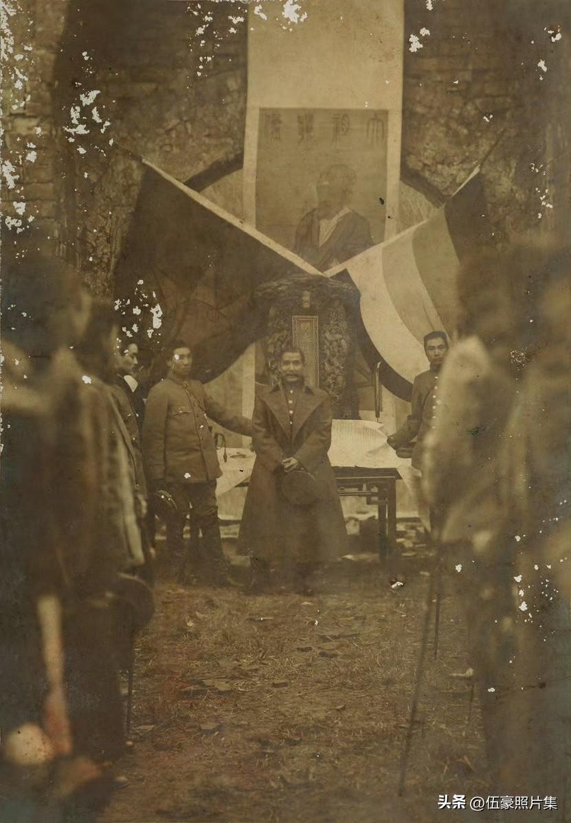 1912年2月15日，此时距离清帝溥仪发布退位诏仅过去三天，孙中山亲率临时政府文