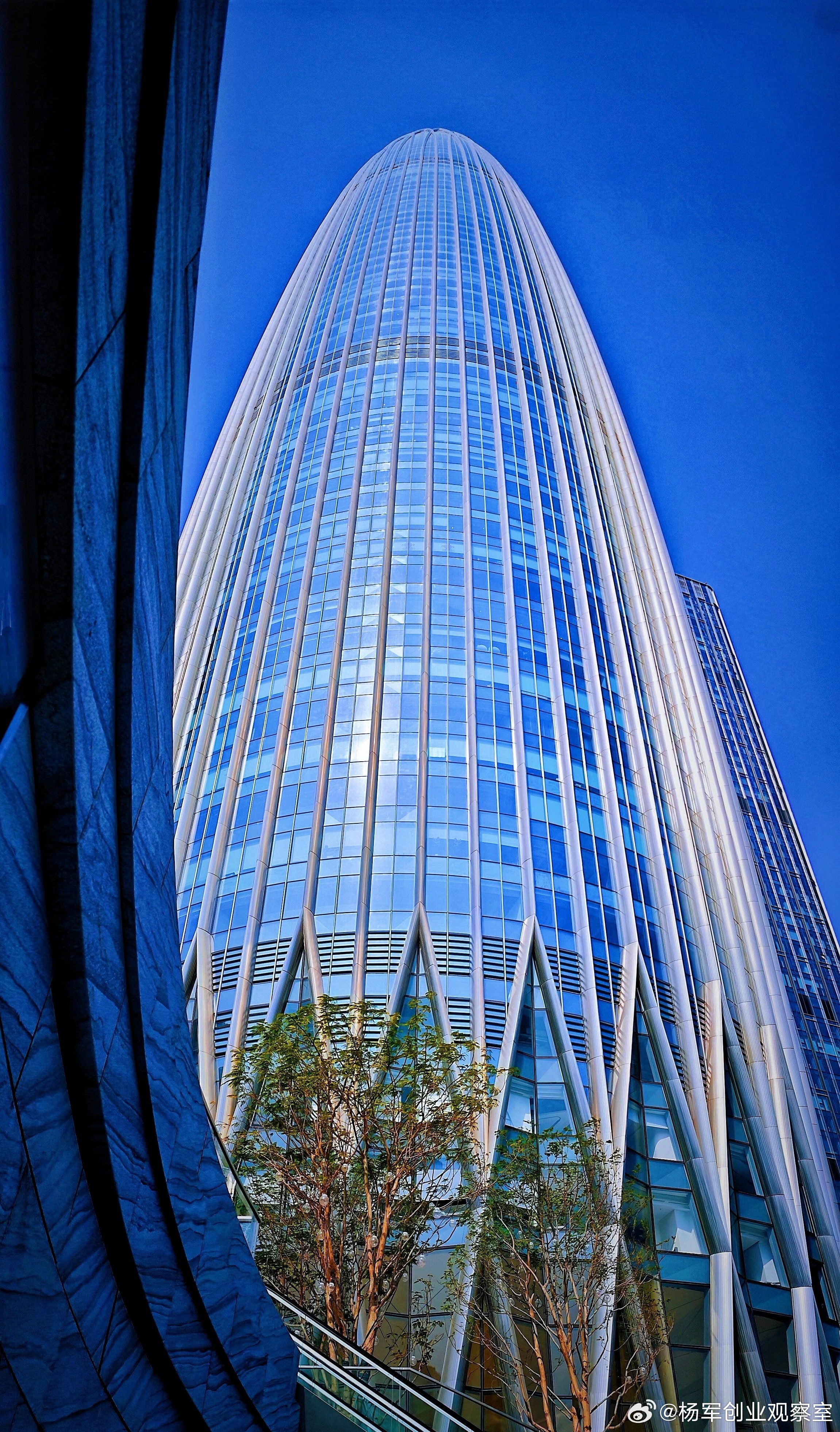 企业真正的利润，藏在“分层设计”与“模式结构”里。只会盯着“卖货差价”的，往往做