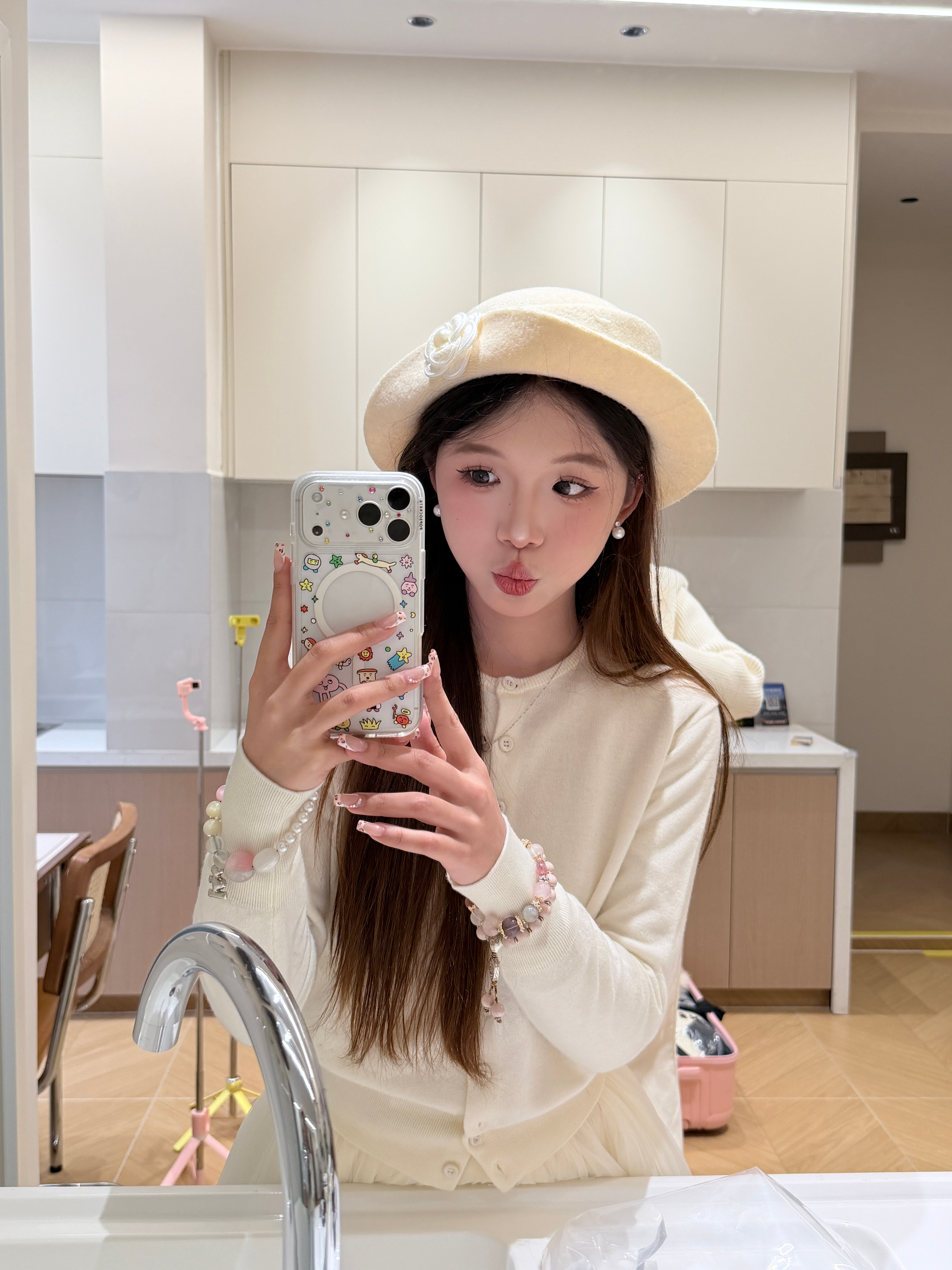 今天有点美。人设是留洋归来的千金小姐^^ 