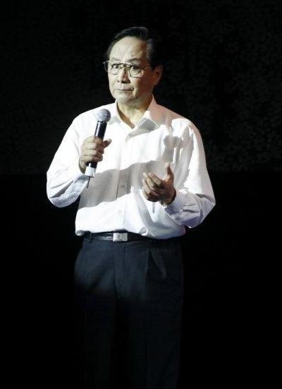 严翔（1933年—2022年5月22日），原名严家声，出生于黑龙江省哈尔滨市，一