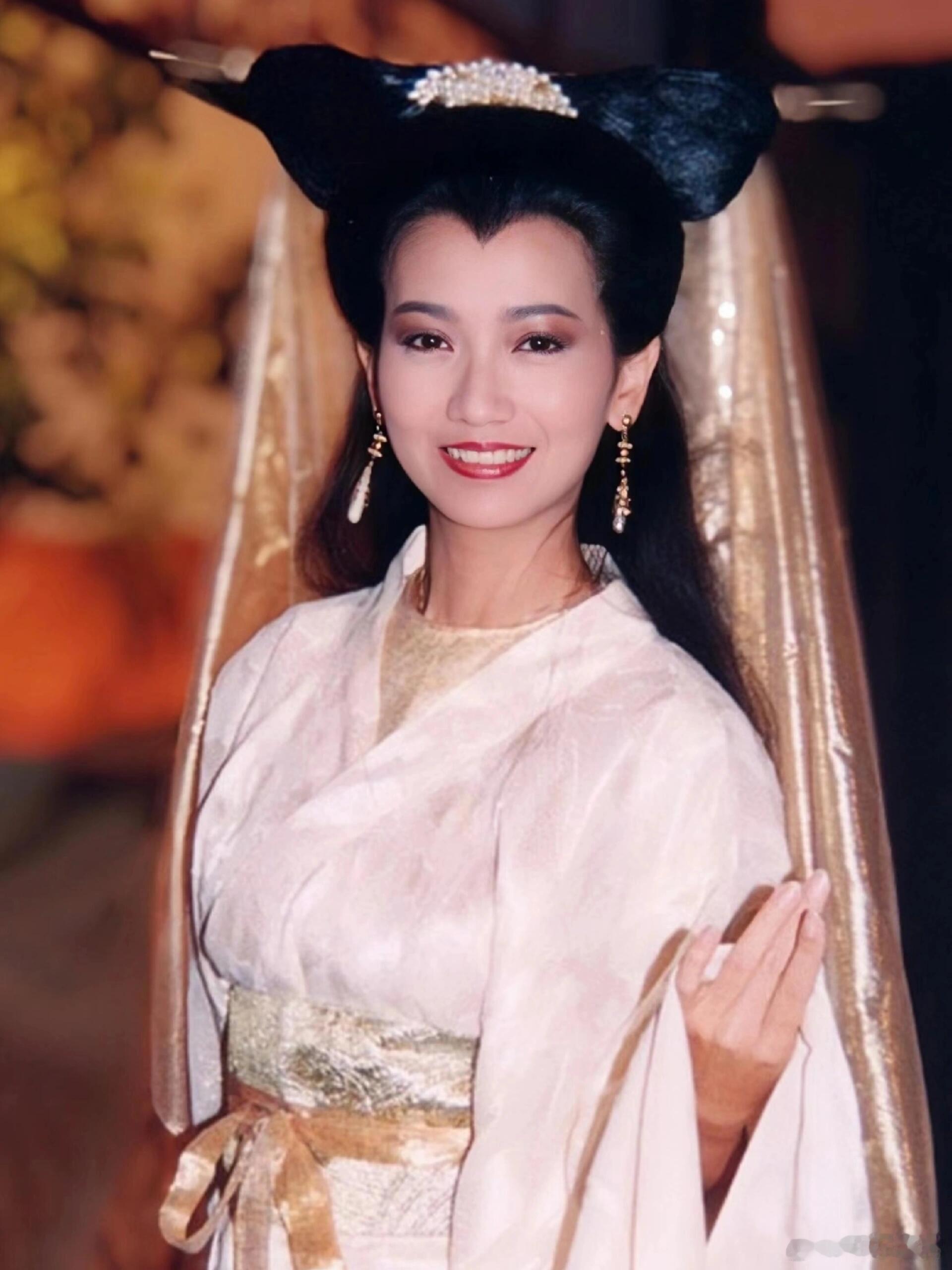 这才是真正的东方古典美人 时光不败赵雅芝！和小时候看到的模样无差，宛如从画中走来