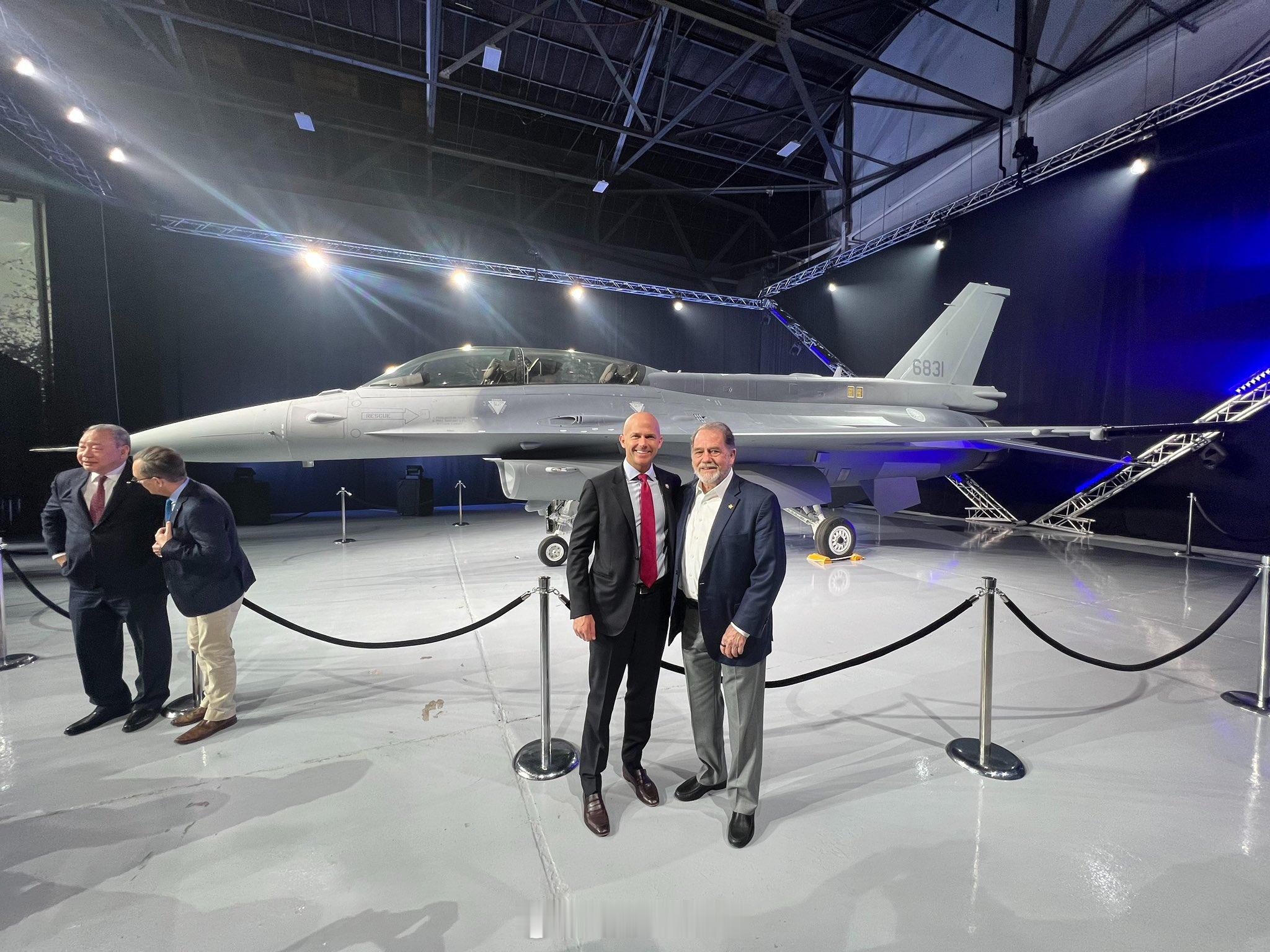 行政院长卓荣泰表示，若交付持续延迟，政府不排除