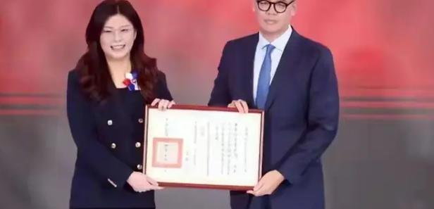 郑丽文可能才是两岸“统一”最大的绊脚石！很多人以为，她当选是“统派”的胜利，但实