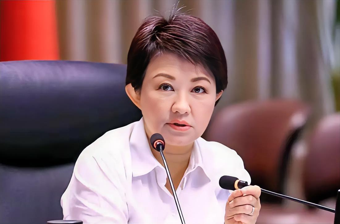 台中市长卢秀燕喊话韩国瑜，“院长，你辛苦了，加油！”

卢秀燕表示，国民党是百年