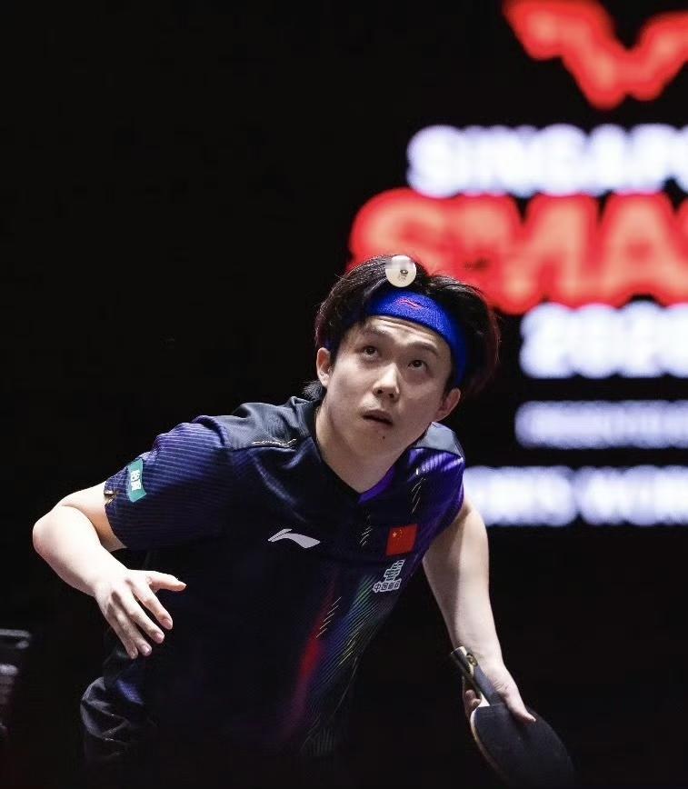 王楚钦3:0战胜对手，轻松晋级32强。

今天王楚钦状态进入很快，

第一局，上