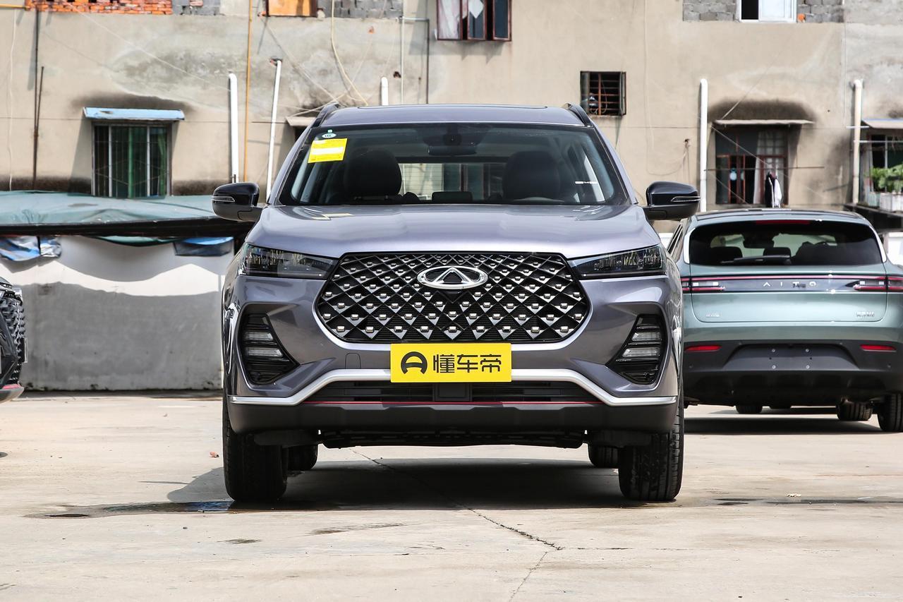 5-8万买二手瑞虎7
上个月，我一个刚毕业的师弟来咨询：“哥，手里预算就6万左右