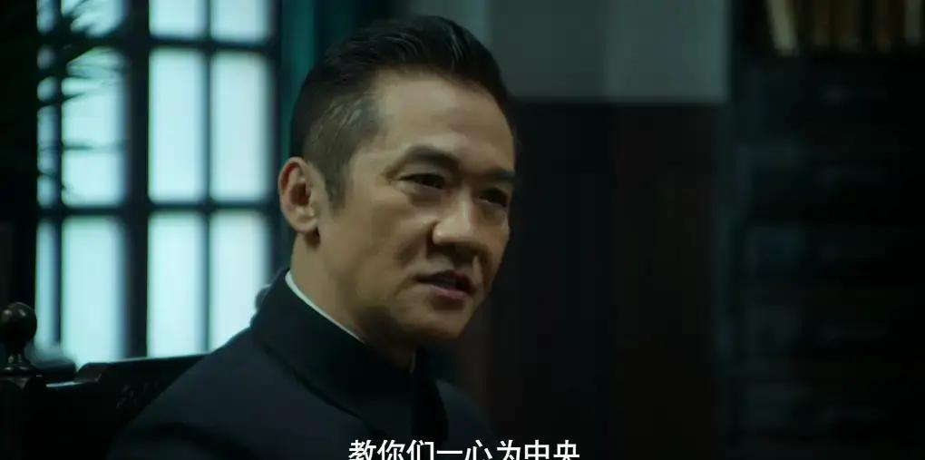 新版《傻儿师长》上线一周播放量飙到两亿，川话原声一响，弹幕直接刷屏。

黄志忠胖