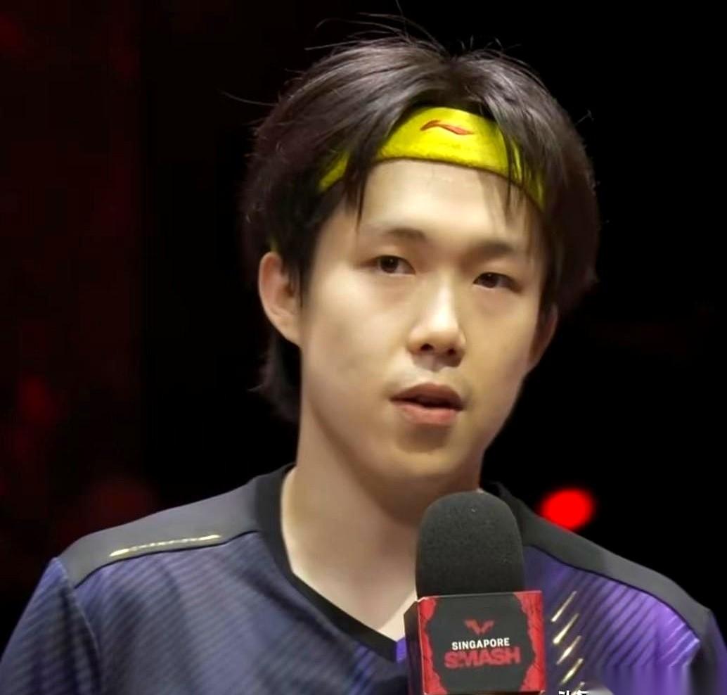 “头晕？那可不是小事！” 表弟眼皮子都没抬，话却像冰碴子一样砸过来。
他手里的笔