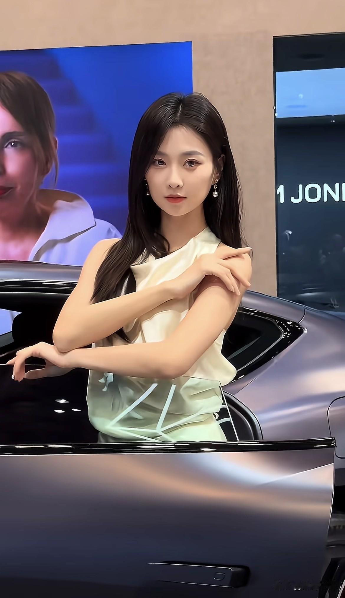 发一张你眼中最美的微笑照片