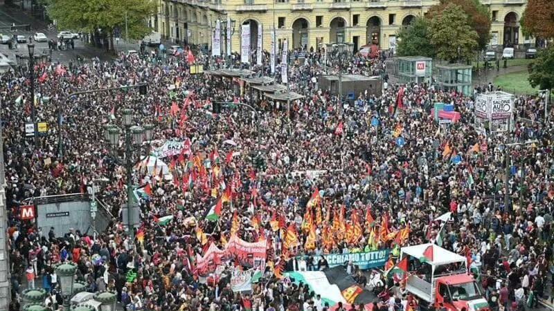 当地时间9月22日，意大利可热闹了，全国搞了个24小时大罢工，75座城市都参与了