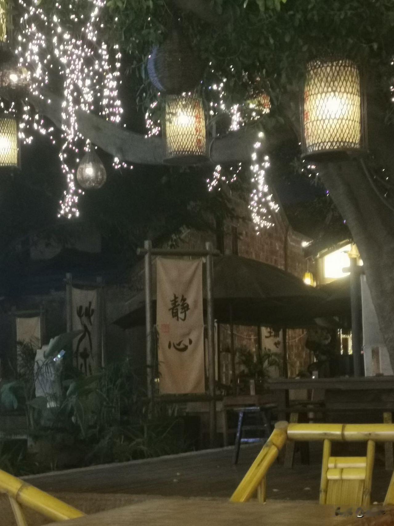 相信好多60、70后都看过《红高粱》这部电影，如今来说这部电影争议性很大，我觉得