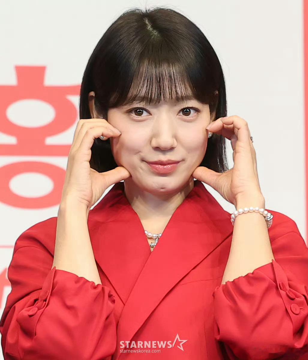 朴信惠二胎产女欧尼支持汉服是韩国的耶，对不起我更爱祖国，不管是什么消息，我都祝福