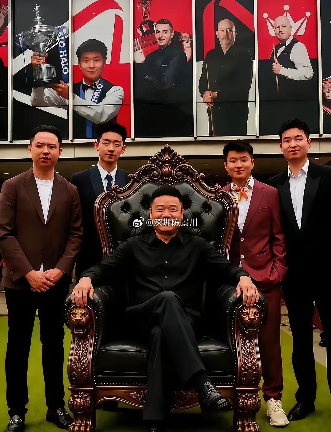吴宜泽夺冠了
越发的说明了丁俊晖眼光和能力的伟大
丁俊晖在英国的“养狼计划”…