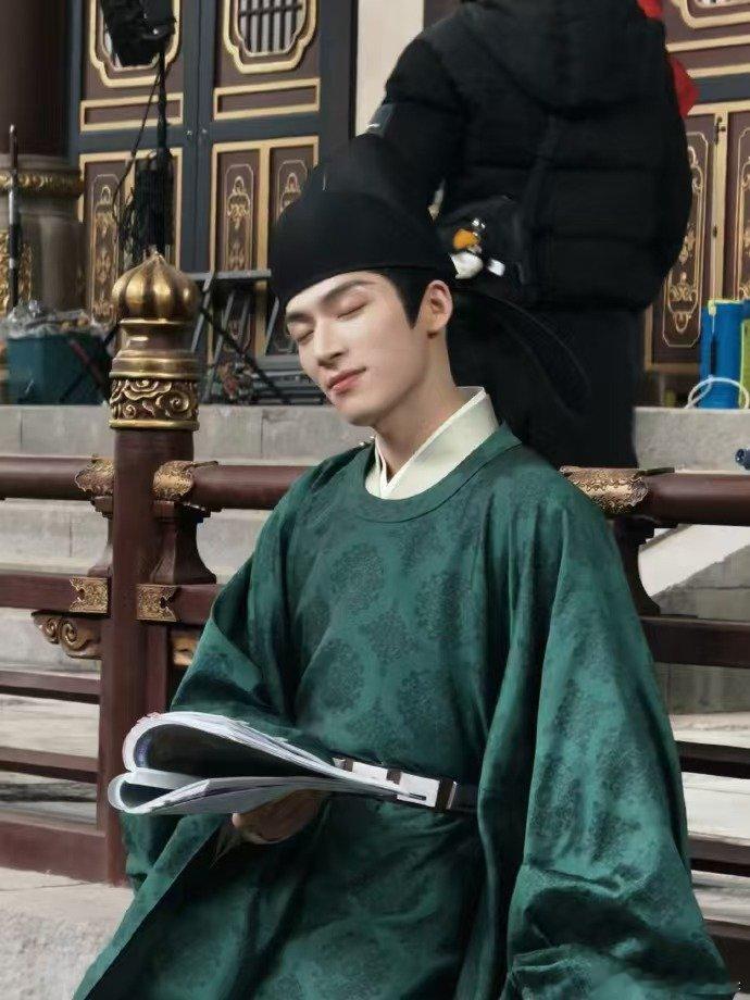 王星越略微出手白月光就回来了唐宫奇案里的太史丞又帅又会查案，中式恐怖氛围里靠他稳