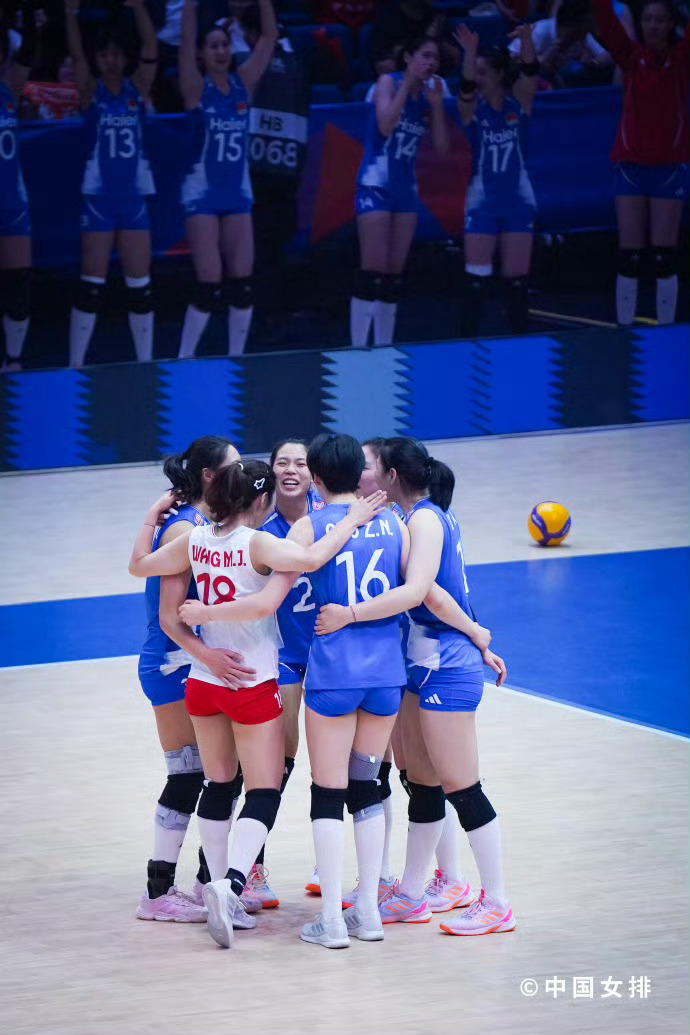 中国女排🇨🇳 2-3 🇹🇷土耳其女排【21-25，28-26，25-23