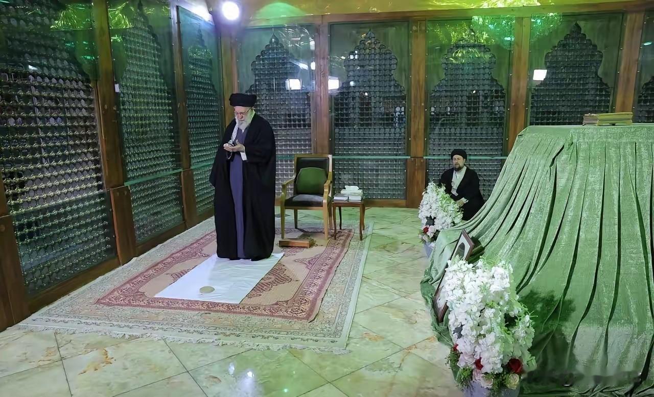 地区局势紧张之际，伊朗最高精神领袖哈梅内伊难得露面，前往伊朗第一位最高神权领袖，