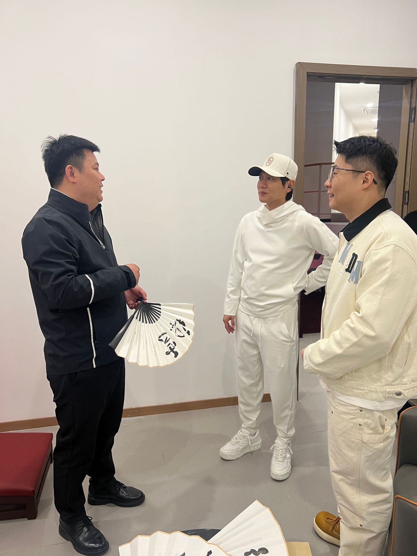 上海德云社 孟鹤堂周九良一些合影。 