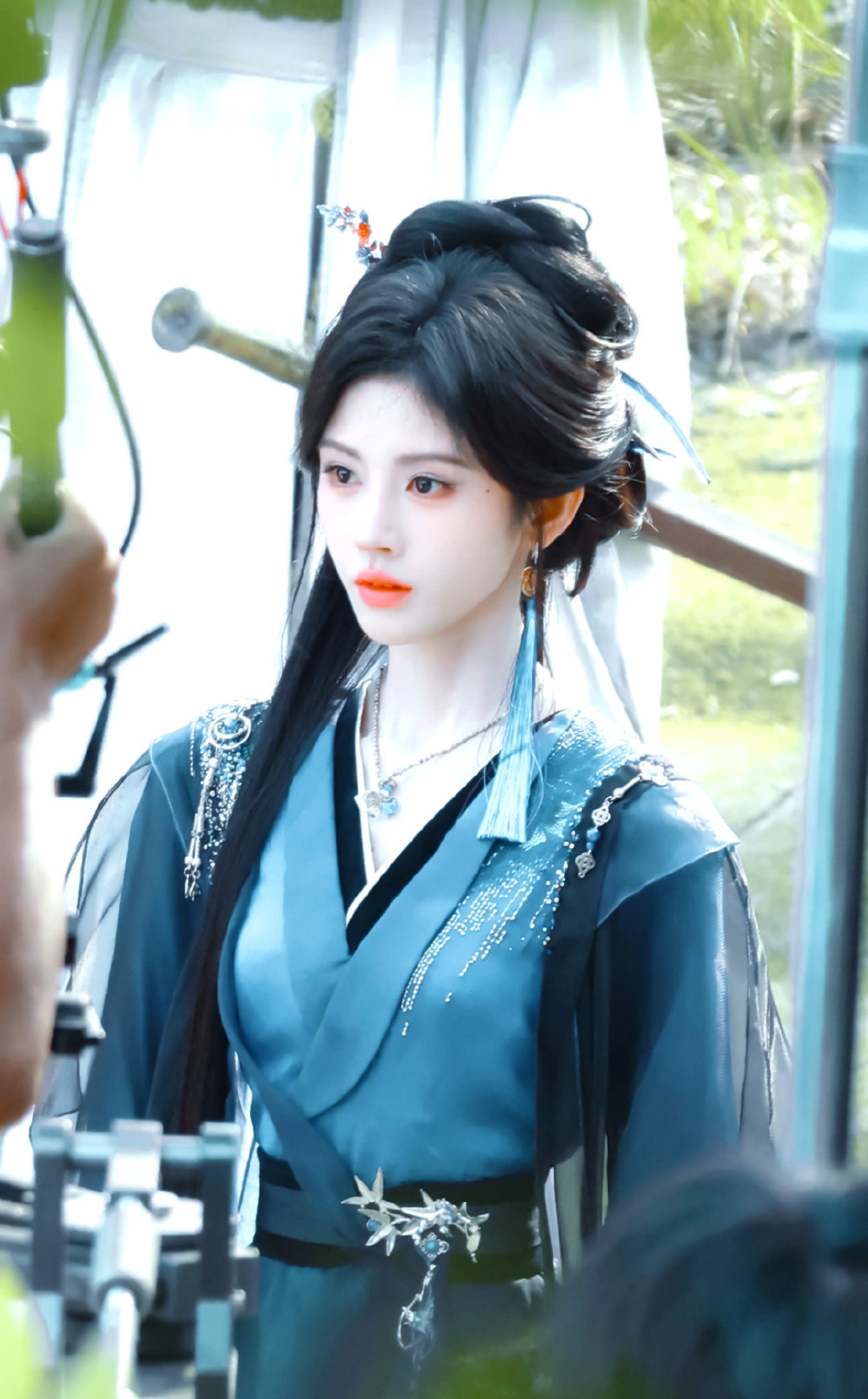 jjy鞠婧祎来战 jjy鞠婧祎阿黛 “玫瑰之所以是玫瑰，是风与光的眷顾，更是视线