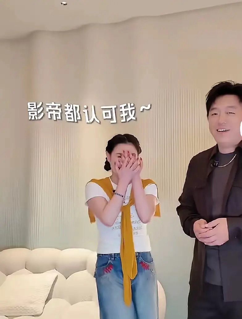 小金豆搭上黄渤了，她要去拍喜剧了！她性格那么好，情商也挺高，拍喜剧倒真是挺合适的