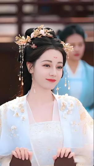 曝迪丽热巴陈飞宇好一年半了热点观点﻿ 迪丽热巴陈飞宇爆秘恋一年半？狗仔“留白式爆