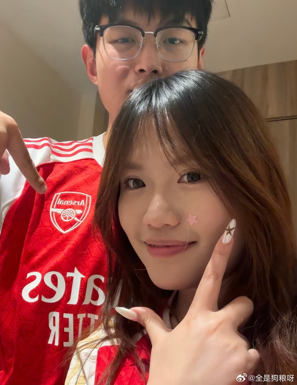 遇到了会凌晨四点陪我看球的女孩 