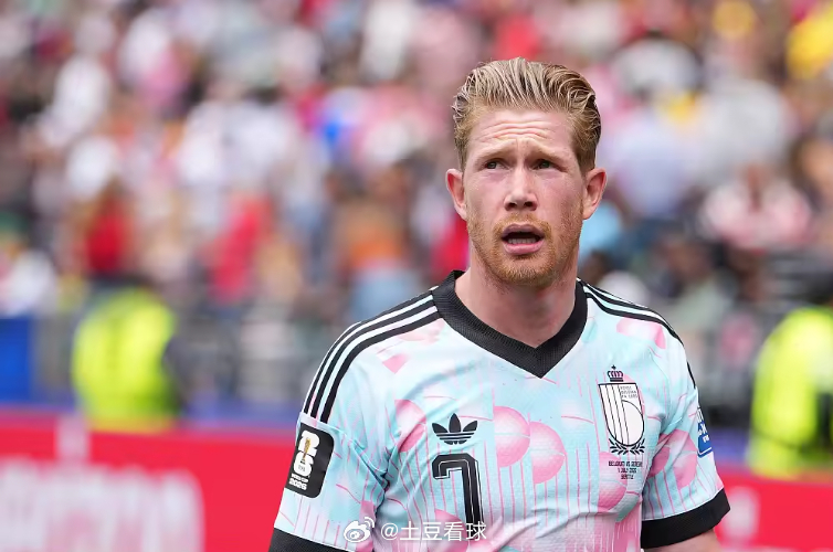 在2026美加墨世界杯1/8决赛比利时与美国的比赛中，比利时核心中场德布劳内被列