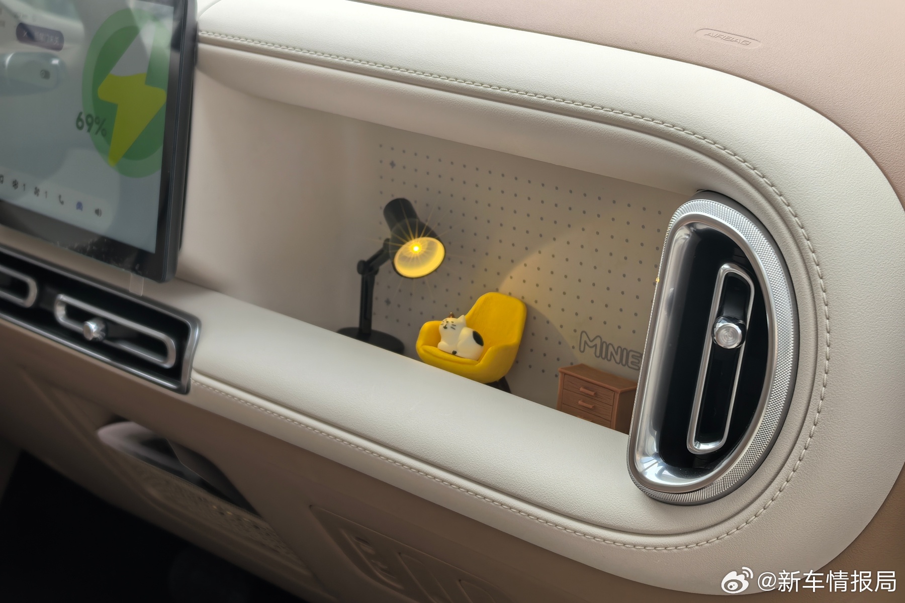 2020年，市场都在卷续航，但五菱宏光MINIEV却以2.88万的超低价杀入市场